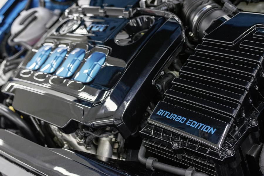  Volkswagen Golf Variant Biturbo Edition 2015 года  (фото 7 из 10)